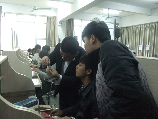 珠寶專業(yè)實(shí)訓(xùn)課程開啟工學(xué)結(jié)合新篇章，初步成效顯著